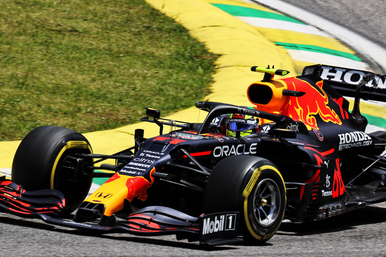 GP SAN PAOLO, Sergio Perez (MEX) Red Bull Racing RB16B.
13.11.2021. Formula 1 World Championship, Rd 19, Brazilian Grand Prix, Sao Paulo, Brazil, Sprint Gara Day.
- www.xpbimages.com, EMail: requests@xpbimages.com © Copyright: Batchelor / XPB Images