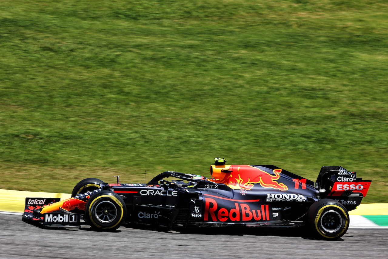 GP SAN PAOLO, Sergio Perez (MEX) Red Bull Racing RB16B.
13.11.2021. Formula 1 World Championship, Rd 19, Brazilian Grand Prix, Sao Paulo, Brazil, Sprint Gara Day.
- www.xpbimages.com, EMail: requests@xpbimages.com © Copyright: Batchelor / XPB Images