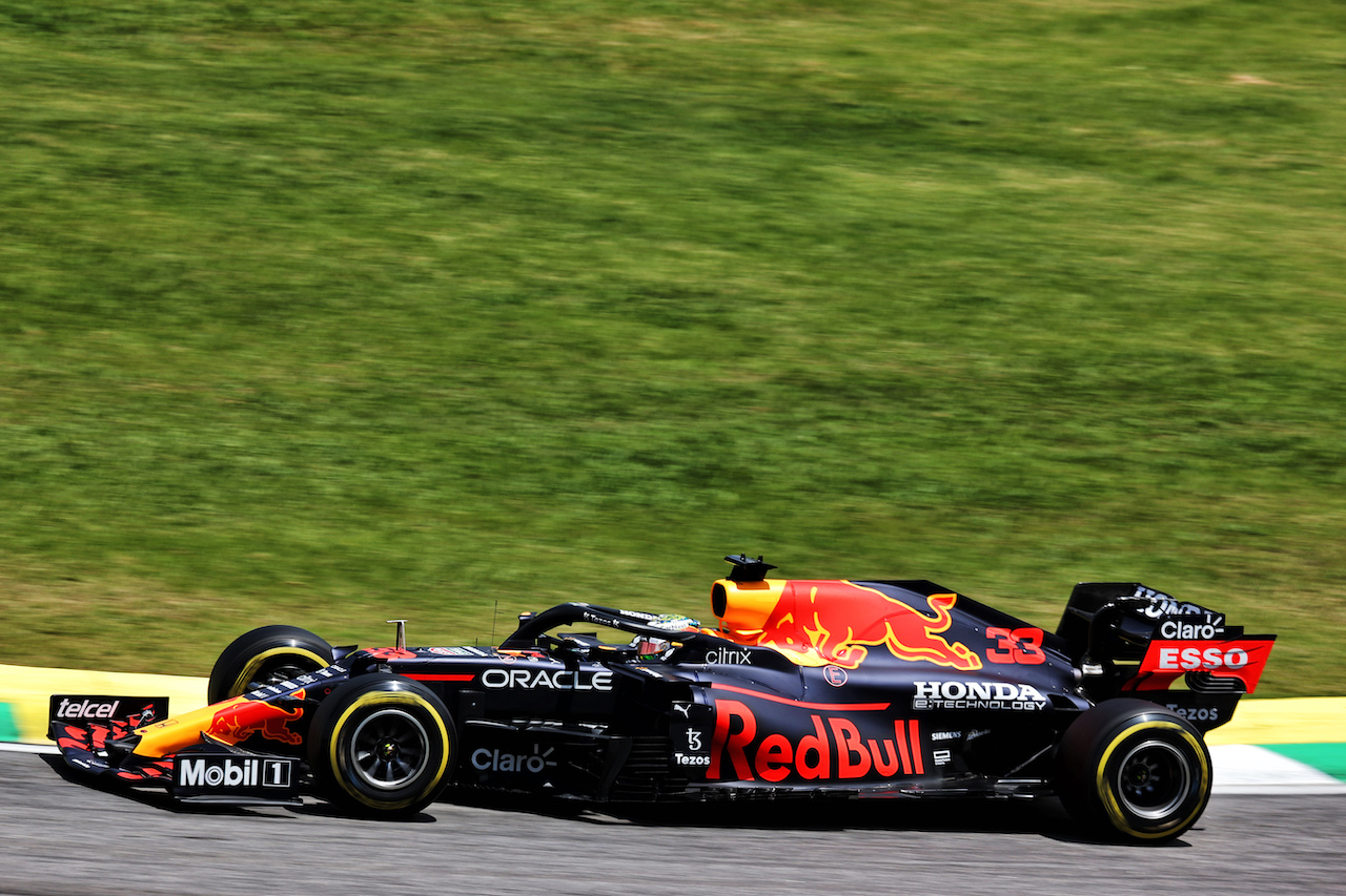 GP SAN PAOLO, Max Verstappen (NLD) Red Bull Racing RB16B.
13.11.2021. Formula 1 World Championship, Rd 19, Brazilian Grand Prix, Sao Paulo, Brazil, Sprint Gara Day.
- www.xpbimages.com, EMail: requests@xpbimages.com © Copyright: Batchelor / XPB Images