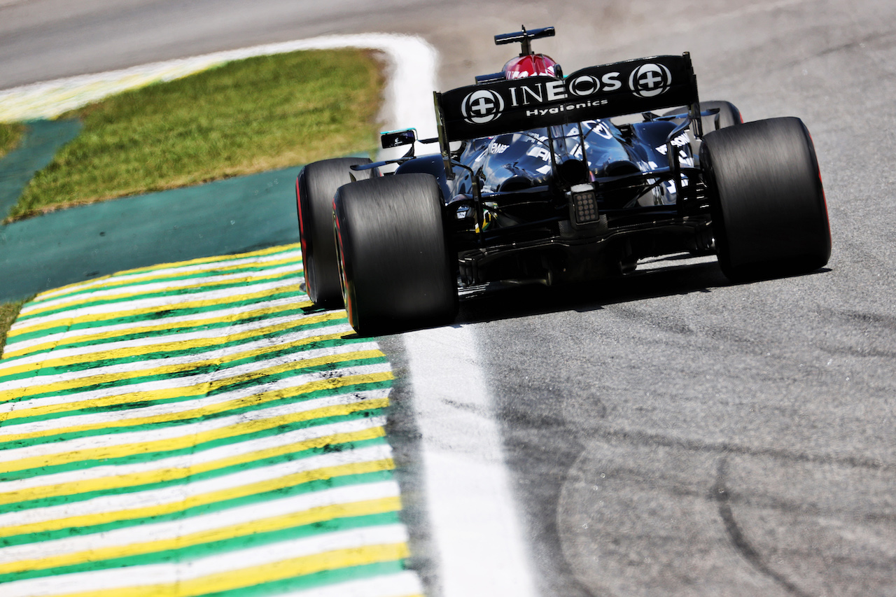 GP SAN PAOLO, Lewis Hamilton (GBR) Mercedes AMG F1 W12.
13.11.2021. Formula 1 World Championship, Rd 19, Brazilian Grand Prix, Sao Paulo, Brazil, Sprint Gara Day.
- www.xpbimages.com, EMail: requests@xpbimages.com © Copyright: Batchelor / XPB Images