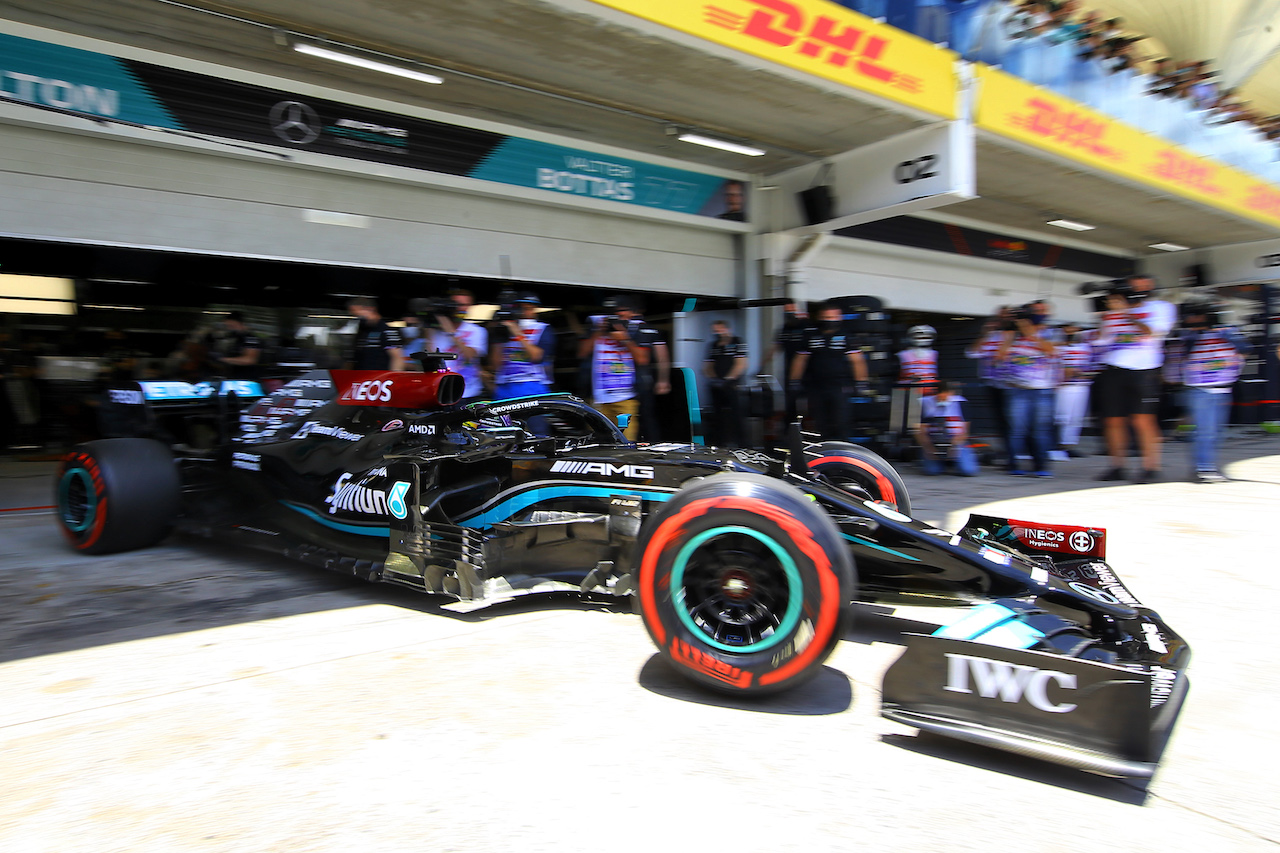 GP SAN PAOLO, Lewis Hamilton (GBR) Mercedes AMG F1 W12 leaves the pits.
13.11.2021. Formula 1 World Championship, Rd 19, Brazilian Grand Prix, Sao Paulo, Brazil, Sprint Gara Day.
- www.xpbimages.com, EMail: requests@xpbimages.com © Copyright: XPB Images