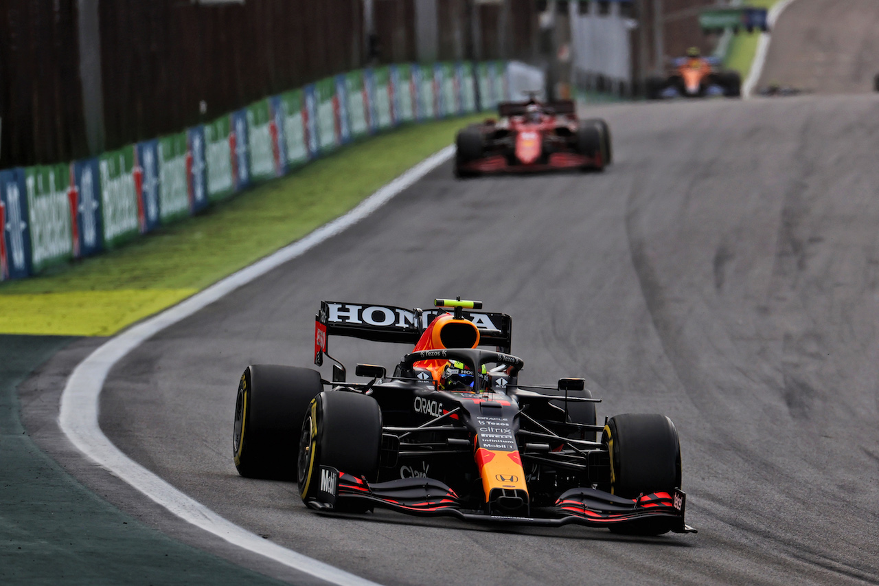 GP SAN PAOLO, Sergio Perez (MEX) Red Bull Racing RB16B.
13.11.2021. Formula 1 World Championship, Rd 19, Brazilian Grand Prix, Sao Paulo, Brazil, Sprint Gara Day.
- www.xpbimages.com, EMail: requests@xpbimages.com © Copyright: Batchelor / XPB Images