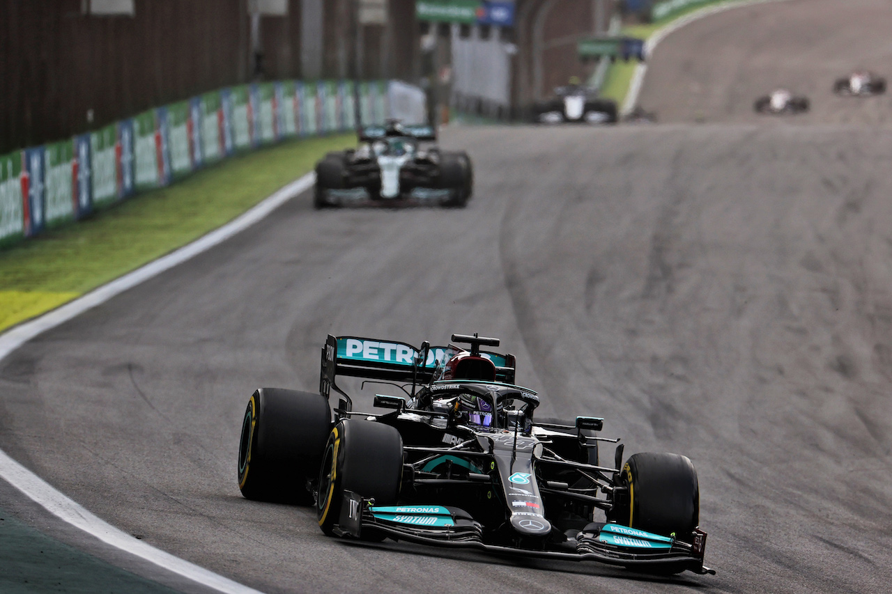 GP SAN PAOLO, Lewis Hamilton (GBR) Mercedes AMG F1 W12.
13.11.2021. Formula 1 World Championship, Rd 19, Brazilian Grand Prix, Sao Paulo, Brazil, Sprint Gara Day.
- www.xpbimages.com, EMail: requests@xpbimages.com © Copyright: Batchelor / XPB Images