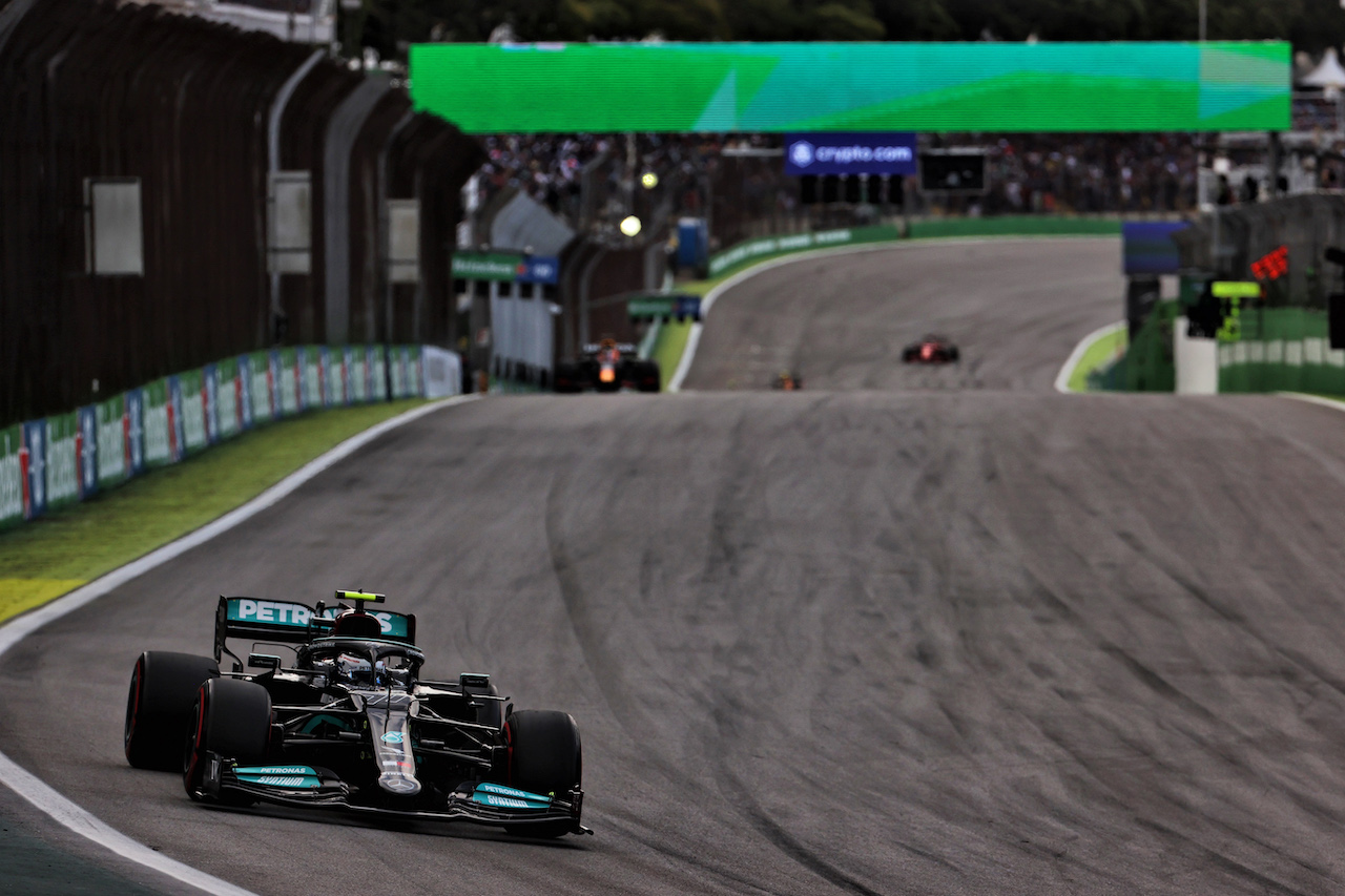 GP SAN PAOLO, Valtteri Bottas (FIN) Mercedes AMG F1 W12.
13.11.2021. Formula 1 World Championship, Rd 19, Brazilian Grand Prix, Sao Paulo, Brazil, Sprint Gara Day.
- www.xpbimages.com, EMail: requests@xpbimages.com © Copyright: Batchelor / XPB Images