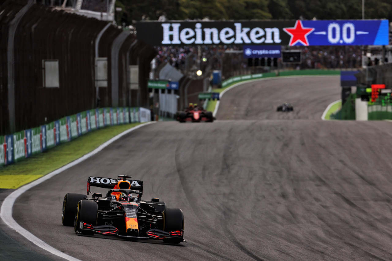 GP SAN PAOLO, Max Verstappen (NLD) Red Bull Racing RB16B.
13.11.2021. Formula 1 World Championship, Rd 19, Brazilian Grand Prix, Sao Paulo, Brazil, Sprint Gara Day.
- www.xpbimages.com, EMail: requests@xpbimages.com © Copyright: Batchelor / XPB Images