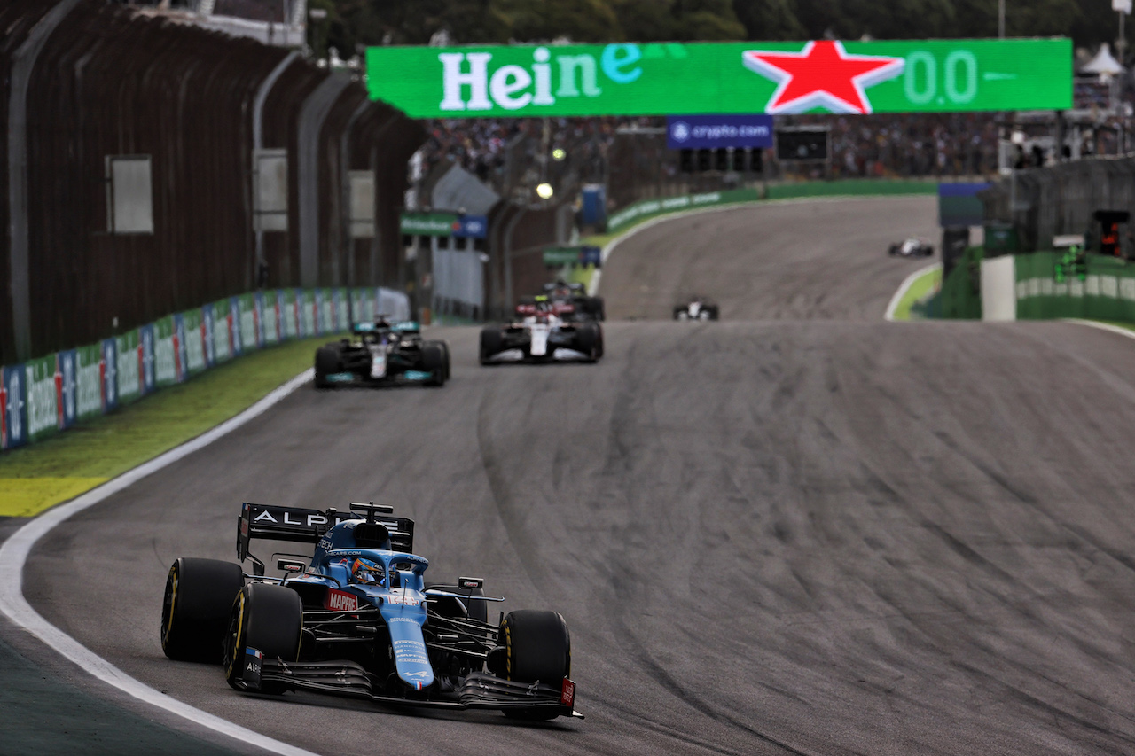 GP SAN PAOLO, Fernando Alonso (ESP) Alpine F1 Team A521.
13.11.2021. Formula 1 World Championship, Rd 19, Brazilian Grand Prix, Sao Paulo, Brazil, Sprint Gara Day.
- www.xpbimages.com, EMail: requests@xpbimages.com © Copyright: Batchelor / XPB Images