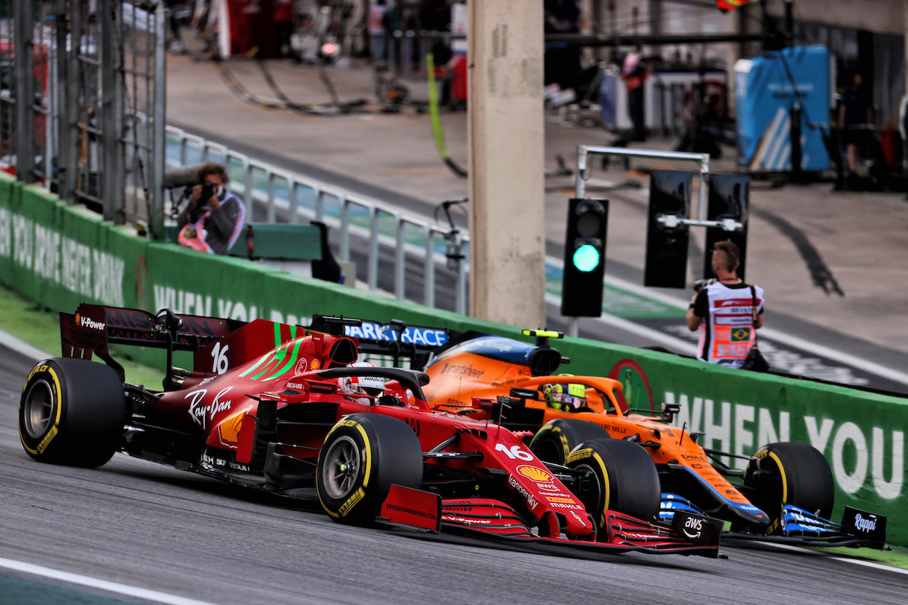 GP SAN PAOLO, Charles Leclerc (MON) Ferrari SF-21 e Lando Norris (GBR) McLaren MCL35M battle for position.
13.11.2021. Formula 1 World Championship, Rd 19, Brazilian Grand Prix, Sao Paulo, Brazil, Sprint Gara Day.
- www.xpbimages.com, EMail: requests@xpbimages.com © Copyright: Batchelor / XPB Images