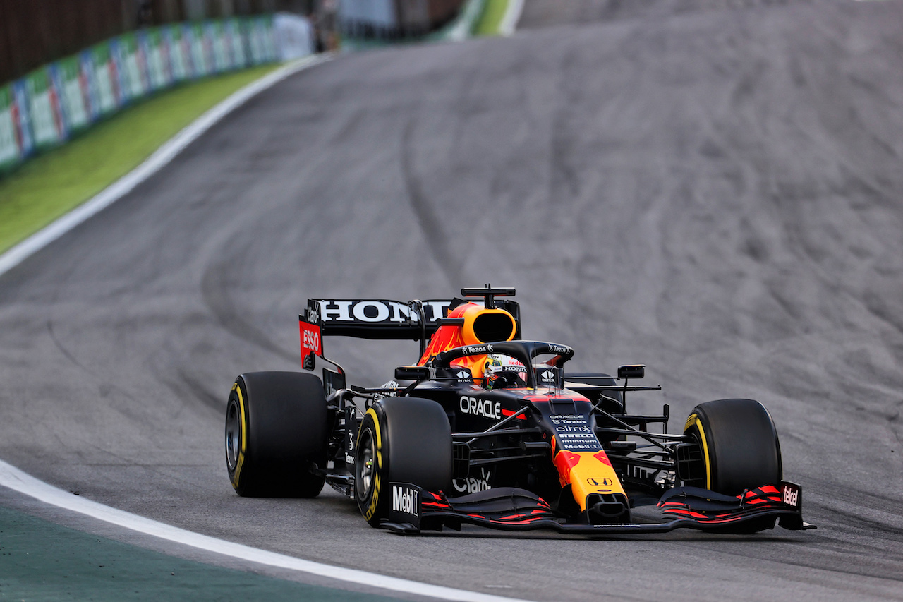 GP SAN PAOLO, Max Verstappen (NLD) Red Bull Racing RB16B.
13.11.2021. Formula 1 World Championship, Rd 19, Brazilian Grand Prix, Sao Paulo, Brazil, Sprint Gara Day.
- www.xpbimages.com, EMail: requests@xpbimages.com © Copyright: Batchelor / XPB Images