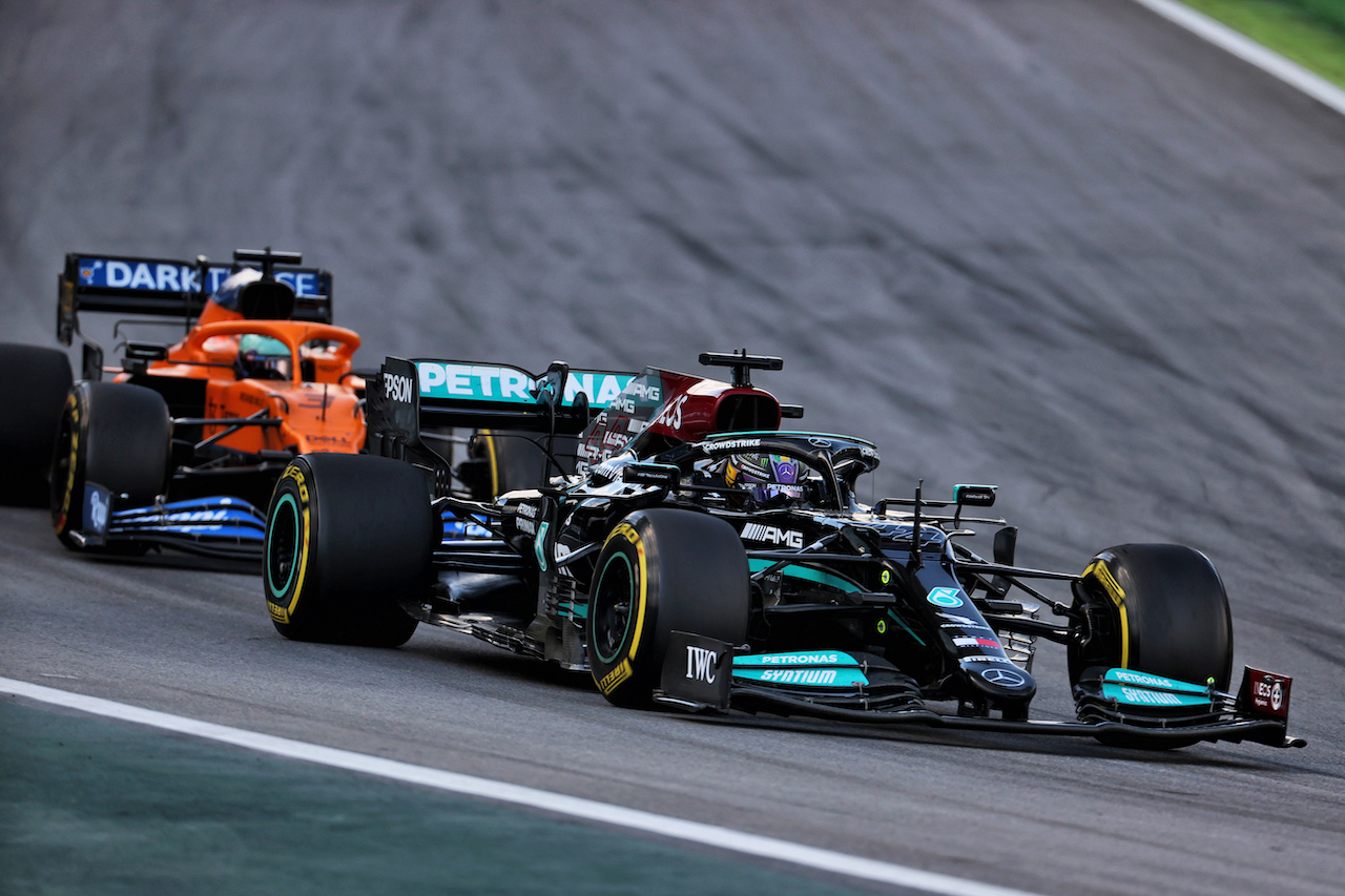 GP SAN PAOLO, Lewis Hamilton (GBR) Mercedes AMG F1 W12.
13.11.2021. Formula 1 World Championship, Rd 19, Brazilian Grand Prix, Sao Paulo, Brazil, Sprint Gara Day.
- www.xpbimages.com, EMail: requests@xpbimages.com © Copyright: Batchelor / XPB Images