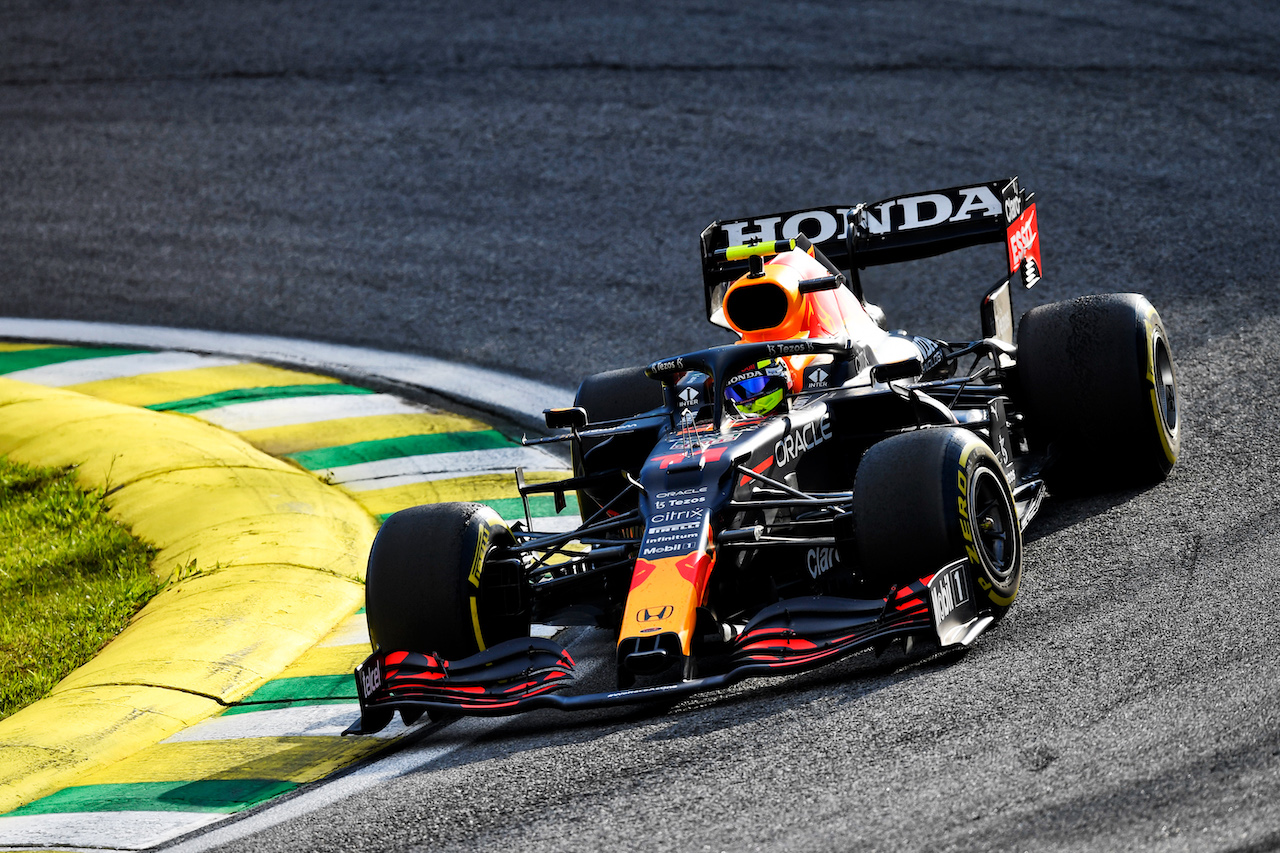 GP SAN PAOLO, Sergio Perez (MEX) Red Bull Racing RB16B.
13.11.2021. Formula 1 World Championship, Rd 19, Brazilian Grand Prix, Sao Paulo, Brazil, Sprint Gara Day.
- www.xpbimages.com, EMail: requests@xpbimages.com © Copyright: Carezzevoli / XPB Images