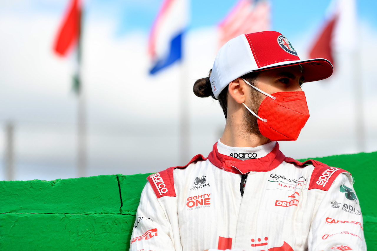 GP SAN PAOLO, Antonio Giovinazzi (ITA) Alfa Romeo Racing on the grid.
13.11.2021. Formula 1 World Championship, Rd 19, Brazilian Grand Prix, Sao Paulo, Brazil, Sprint Gara Day.
- www.xpbimages.com, EMail: requests@xpbimages.com © Copyright: Carezzevoli / XPB Images