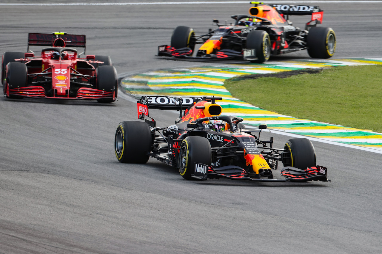 GP SAN PAOLO, Max Verstappen (NLD) Red Bull Racing RB16B.
13.11.2021. Formula 1 World Championship, Rd 19, Brazilian Grand Prix, Sao Paulo, Brazil, Sprint Gara Day.
- www.xpbimages.com, EMail: requests@xpbimages.com © Copyright: Charniaux / XPB Images