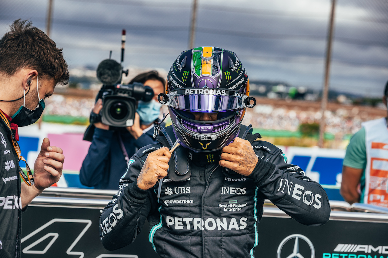 GP SAN PAOLO, Lewis Hamilton (GBR) Mercedes AMG F1 on the grid.
13.11.2021. Formula 1 World Championship, Rd 19, Brazilian Grand Prix, Sao Paulo, Brazil, Sprint Gara Day.
- www.xpbimages.com, EMail: requests@xpbimages.com © Copyright: Batchelor / XPB Images