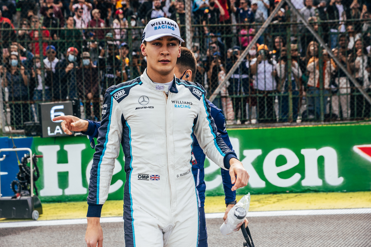 GP SAN PAOLO, George Russell (GBR) Williams Racing on the grid.
13.11.2021. Formula 1 World Championship, Rd 19, Brazilian Grand Prix, Sao Paulo, Brazil, Sprint Gara Day.
- www.xpbimages.com, EMail: requests@xpbimages.com © Copyright: Batchelor / XPB Images