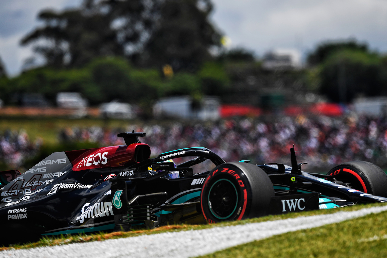 GP SAN PAOLO, Lewis Hamilton (GBR) Mercedes AMG F1 W12.
13.11.2021. Formula 1 World Championship, Rd 19, Brazilian Grand Prix, Sao Paulo, Brazil, Sprint Gara Day.
- www.xpbimages.com, EMail: requests@xpbimages.com © Copyright: Carezzevoli / XPB Images