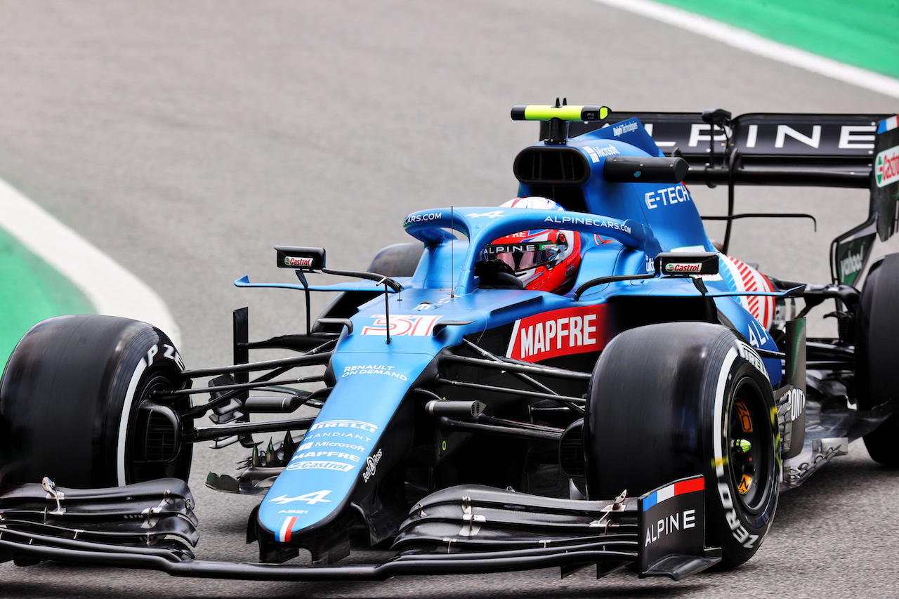 GP SAN PAOLO, Esteban Ocon (FRA) Alpine F1 Team A521.
12.11.2021. Formula 1 World Championship, Rd 19, Brazilian Grand Prix, Sao Paulo, Brazil, Qualifiche Day.
- www.xpbimages.com, EMail: requests@xpbimages.com © Copyright: Batchelor / XPB Images