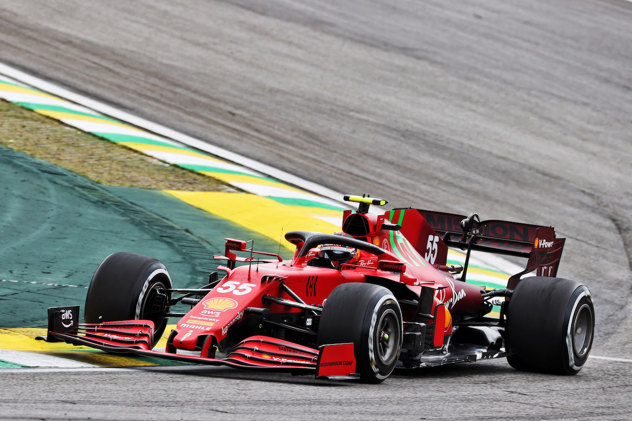 GP SAN PAOLO, Carlos Sainz Jr (ESP) Ferrari SF-21.
12.11.2021. Formula 1 World Championship, Rd 19, Brazilian Grand Prix, Sao Paulo, Brazil, Qualifiche Day.
- www.xpbimages.com, EMail: requests@xpbimages.com © Copyright: Batchelor / XPB Images