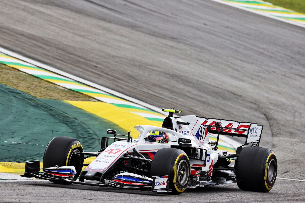 GP SAN PAOLO, Mick Schumacher (GER) Haas VF-21.
12.11.2021. Formula 1 World Championship, Rd 19, Brazilian Grand Prix, Sao Paulo, Brazil, Qualifiche Day.
- www.xpbimages.com, EMail: requests@xpbimages.com © Copyright: Batchelor / XPB Images