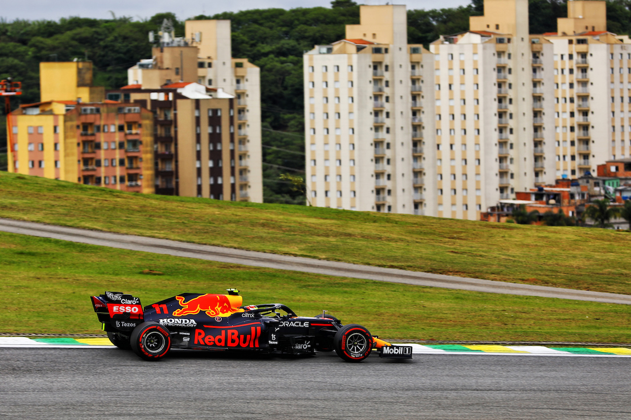 GP SAN PAOLO, Sergio Perez (MEX) Red Bull Racing RB16B.
12.11.2021. Formula 1 World Championship, Rd 19, Brazilian Grand Prix, Sao Paulo, Brazil, Qualifiche Day.
- www.xpbimages.com, EMail: requests@xpbimages.com © Copyright: XPB Images