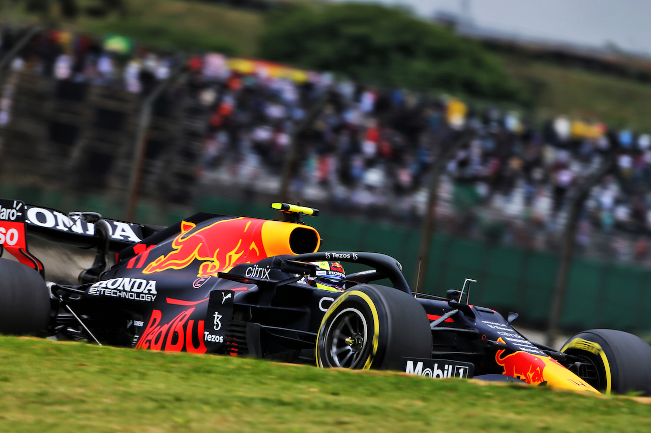 GP SAN PAOLO, Sergio Perez (MEX) Red Bull Racing RB16B.
12.11.2021. Formula 1 World Championship, Rd 19, Brazilian Grand Prix, Sao Paulo, Brazil, Qualifiche Day.
- www.xpbimages.com, EMail: requests@xpbimages.com © Copyright: XPB Images