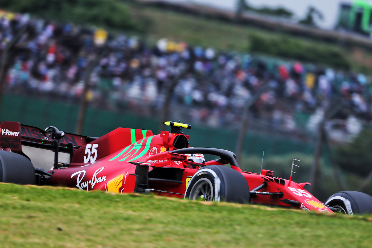 GP SAN PAOLO, Carlos Sainz Jr (ESP) Ferrari SF-21.
12.11.2021. Formula 1 World Championship, Rd 19, Brazilian Grand Prix, Sao Paulo, Brazil, Qualifiche Day.
- www.xpbimages.com, EMail: requests@xpbimages.com © Copyright: XPB Images