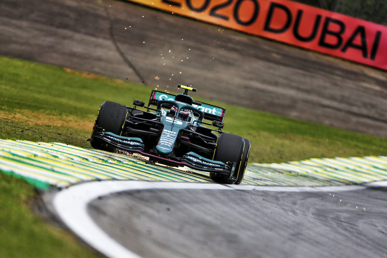 GP SAN PAOLO, Sebastian Vettel (GER) Aston Martin F1 Team AMR21 runs wide.
12.11.2021. Formula 1 World Championship, Rd 19, Brazilian Grand Prix, Sao Paulo, Brazil, Qualifiche Day.
- www.xpbimages.com, EMail: requests@xpbimages.com © Copyright: XPB Images