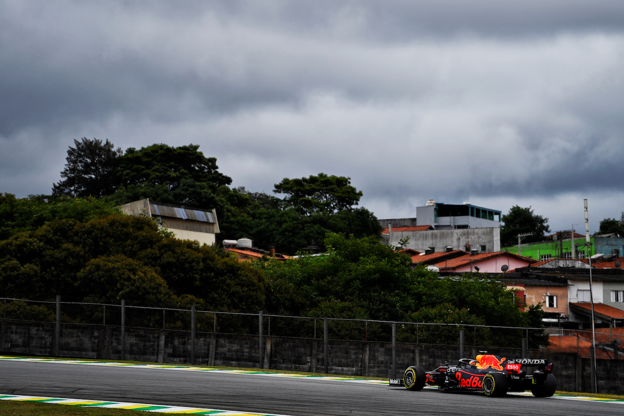 GP SAN PAOLO, Max Verstappen (NLD) Red Bull Racing RB16B.
12.11.2021. Formula 1 World Championship, Rd 19, Brazilian Grand Prix, Sao Paulo, Brazil, Qualifiche Day.
- www.xpbimages.com, EMail: requests@xpbimages.com © Copyright: Carezzevoli / XPB Images