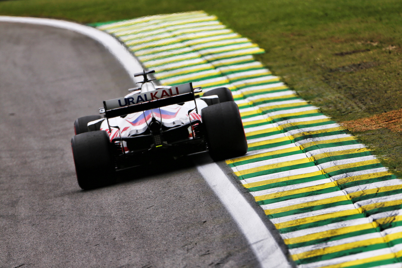 GP SAN PAOLO, Nikita Mazepin (RUS) Haas F1 Team VF-21.
12.11.2021. Formula 1 World Championship, Rd 19, Brazilian Grand Prix, Sao Paulo, Brazil, Qualifiche Day.
- www.xpbimages.com, EMail: requests@xpbimages.com © Copyright: XPB Images