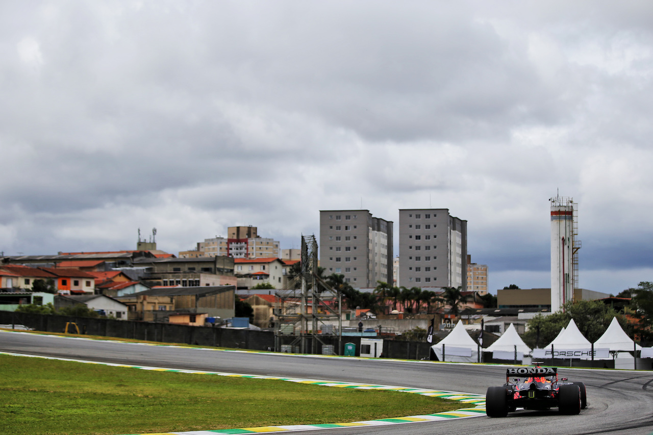 GP SAN PAOLO, Max Verstappen (NLD) Red Bull Racing RB16B.
12.11.2021. Formula 1 World Championship, Rd 19, Brazilian Grand Prix, Sao Paulo, Brazil, Qualifiche Day.
- www.xpbimages.com, EMail: requests@xpbimages.com © Copyright: XPB Images