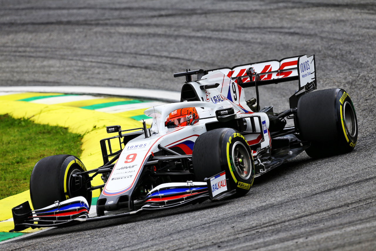 GP SAN PAOLO, Nikita Mazepin (RUS) Haas F1 Team VF-21.
12.11.2021. Formula 1 World Championship, Rd 19, Brazilian Grand Prix, Sao Paulo, Brazil, Qualifiche Day.
- www.xpbimages.com, EMail: requests@xpbimages.com © Copyright: XPB Images