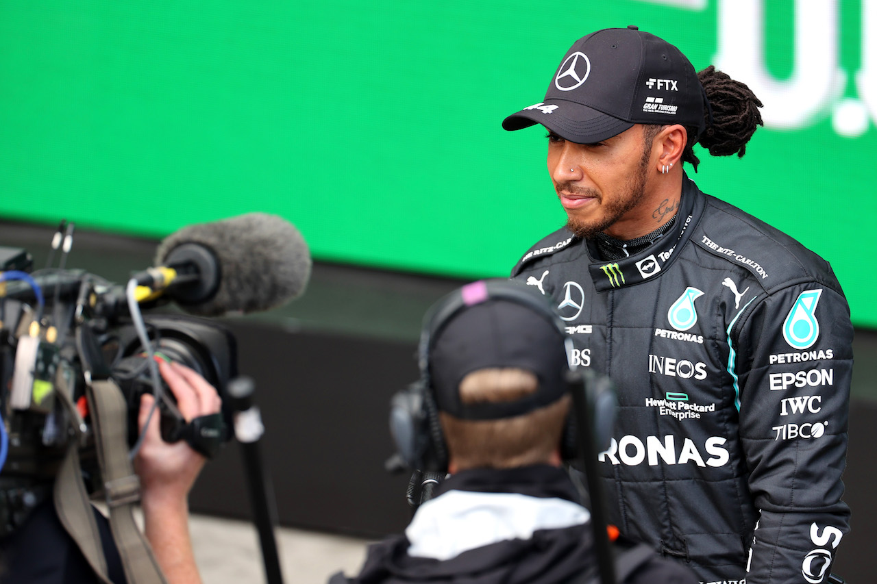 GP SAN PAOLO, Lewis Hamilton (GBR) Mercedes AMG F1 W12 fastest qualifier.
12.11.2021. Formula 1 World Championship, Rd 19, Brazilian Grand Prix, Sao Paulo, Brazil, Qualifiche Day.
- www.xpbimages.com, EMail: requests@xpbimages.com © Copyright: Batchelor / XPB Images