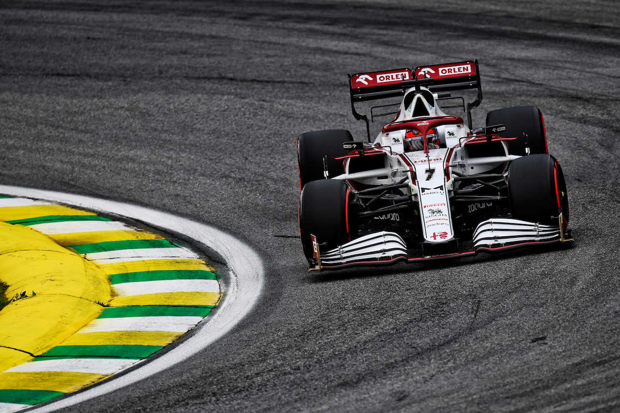 GP SAN PAOLO, Kimi Raikkonen (FIN) Alfa Romeo Racing C41.
12.11.2021. Formula 1 World Championship, Rd 19, Brazilian Grand Prix, Sao Paulo, Brazil, Qualifiche Day.
- www.xpbimages.com, EMail: requests@xpbimages.com © Copyright: Carezzevoli / XPB Images