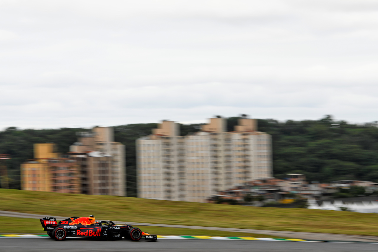 GP SAN PAOLO, Max Verstappen (NLD) Red Bull Racing RB16B.
12.11.2021. Formula 1 World Championship, Rd 19, Brazilian Grand Prix, Sao Paulo, Brazil, Qualifiche Day.
- www.xpbimages.com, EMail: requests@xpbimages.com © Copyright: Carezzevoli / XPB Images