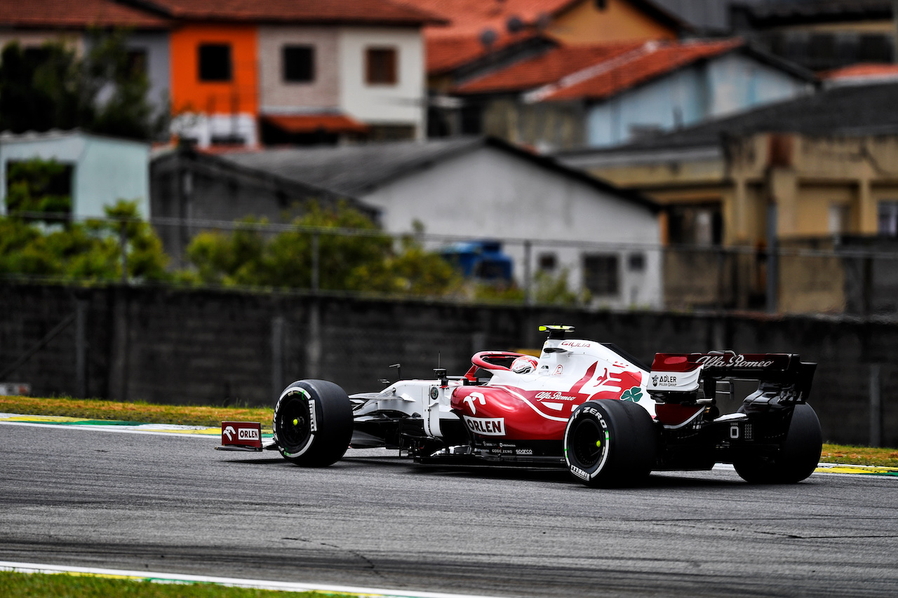 GP SAN PAOLO, Antonio Giovinazzi (ITA) Alfa Romeo Racing C41.
12.11.2021. Formula 1 World Championship, Rd 19, Brazilian Grand Prix, Sao Paulo, Brazil, Qualifiche Day.
- www.xpbimages.com, EMail: requests@xpbimages.com © Copyright: Carezzevoli / XPB Images