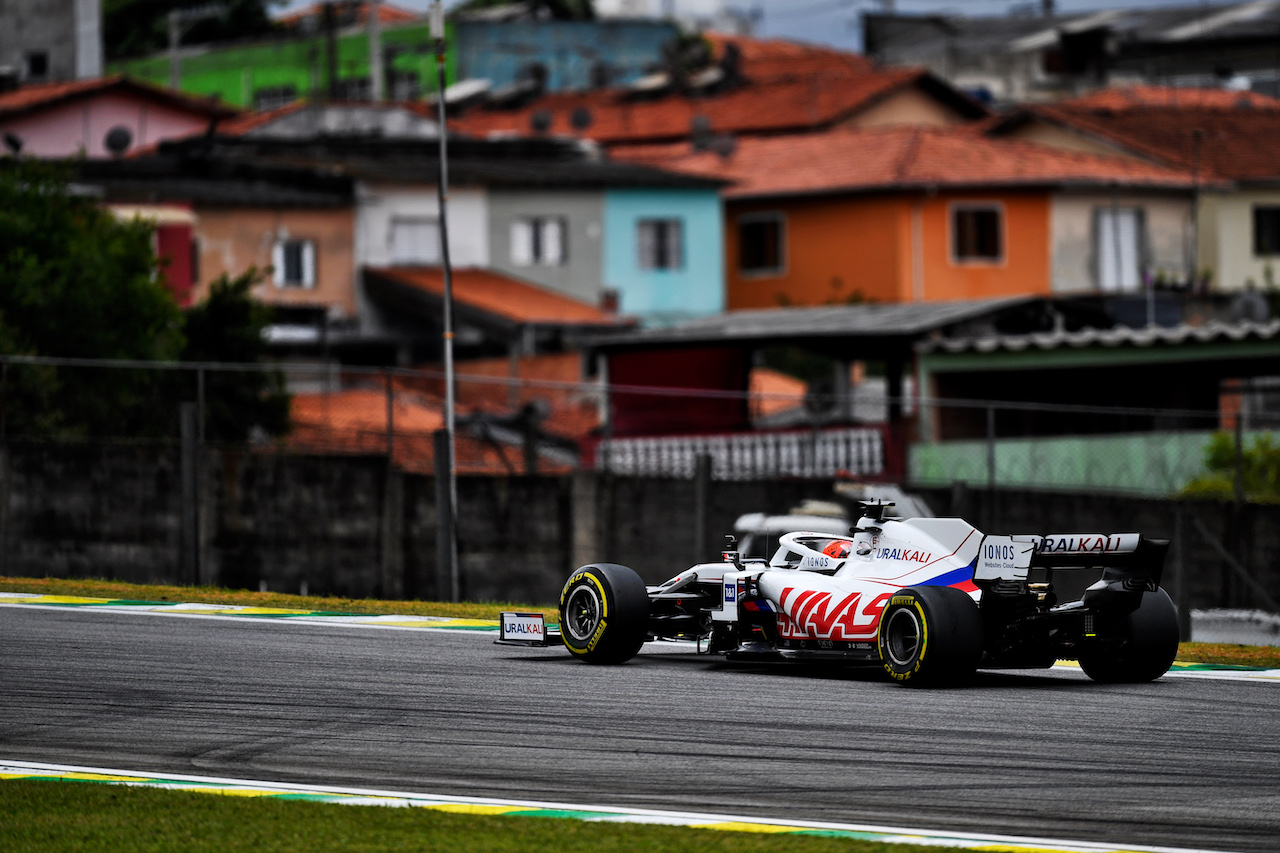 GP SAN PAOLO, Nikita Mazepin (RUS) Haas F1 Team VF-21.
12.11.2021. Formula 1 World Championship, Rd 19, Brazilian Grand Prix, Sao Paulo, Brazil, Qualifiche Day.
- www.xpbimages.com, EMail: requests@xpbimages.com © Copyright: Carezzevoli / XPB Images