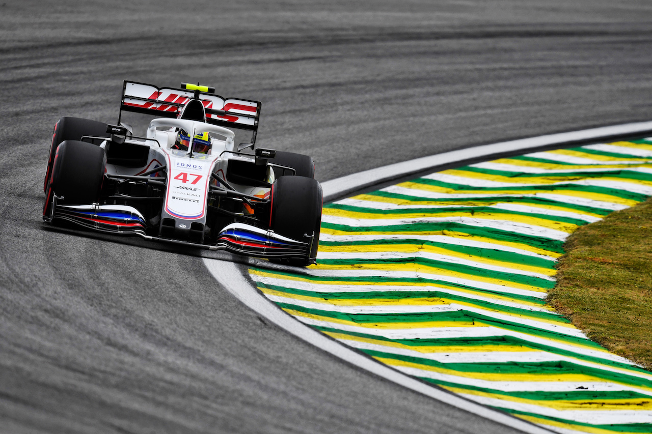 GP SAN PAOLO, Mick Schumacher (GER) Haas VF-21.
12.11.2021. Formula 1 World Championship, Rd 19, Brazilian Grand Prix, Sao Paulo, Brazil, Qualifiche Day.
- www.xpbimages.com, EMail: requests@xpbimages.com © Copyright: Carezzevoli / XPB Images