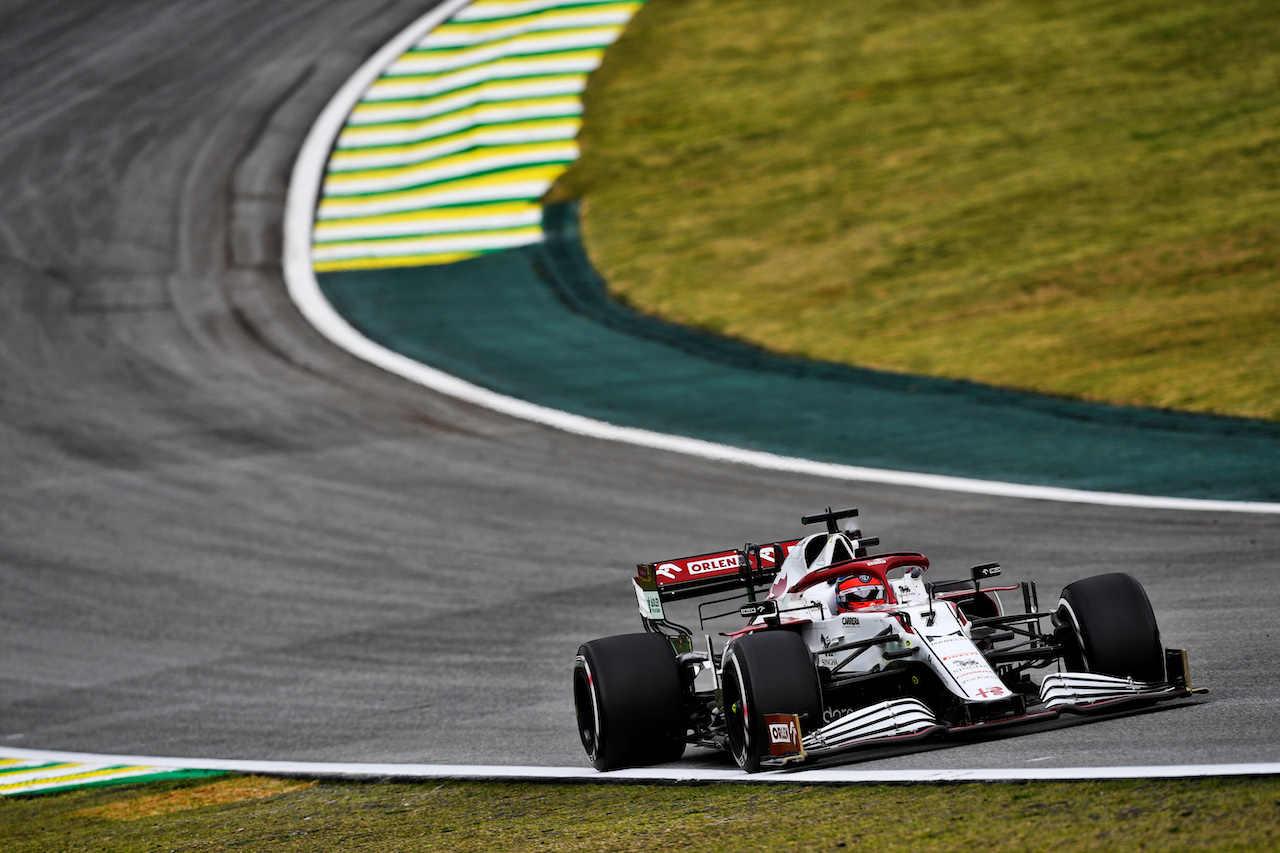 GP SAN PAOLO, Kimi Raikkonen (FIN) Alfa Romeo Racing C41.
12.11.2021. Formula 1 World Championship, Rd 19, Brazilian Grand Prix, Sao Paulo, Brazil, Qualifiche Day.
- www.xpbimages.com, EMail: requests@xpbimages.com © Copyright: Carezzevoli / XPB Images