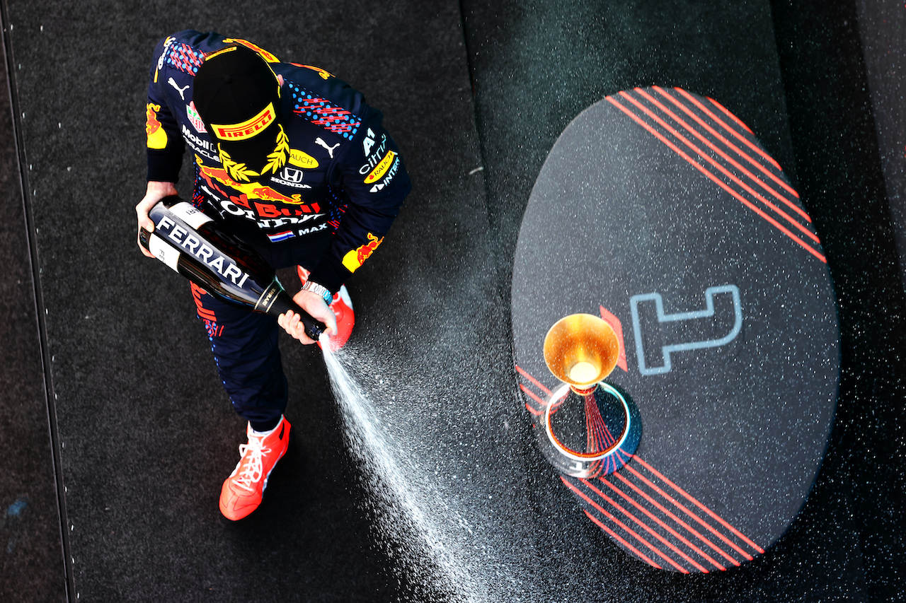 GP SPAGNA, Max Verstappen (NLD) Red Bull Racing celebrates his second position on the podium.
09.05.2021. Formula 1 World Championship, Rd 4, Spanish Grand Prix, Barcelona, Spain, Gara Day.
- www.xpbimages.com, EMail: requests@xpbimages.com © Copyright: Moy / XPB Images