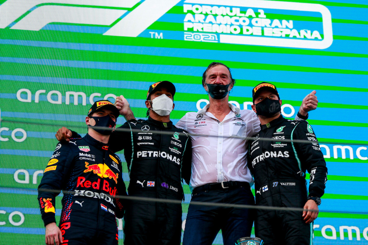 GP SPAGNA, The podium (L to R): Max Verstappen (NLD) Red Bull Racing, second; Lewis Hamilton (GBR) Mercedes AMG F1, vincitore; Jim Ratcliffe (GBR) Chief Executive Officer of Ineos / Mercedes AMG F1 Shareholder; Valtteri Bottas (FIN) Mercedes AMG F1, third.
09.05.2021. Formula 1 World Championship, Rd 4, Spanish Grand Prix, Barcelona, Spain, Gara Day.
- www.xpbimages.com, EMail: requests@xpbimages.com © Copyright: FIA Pool Image for Editorial Use Only