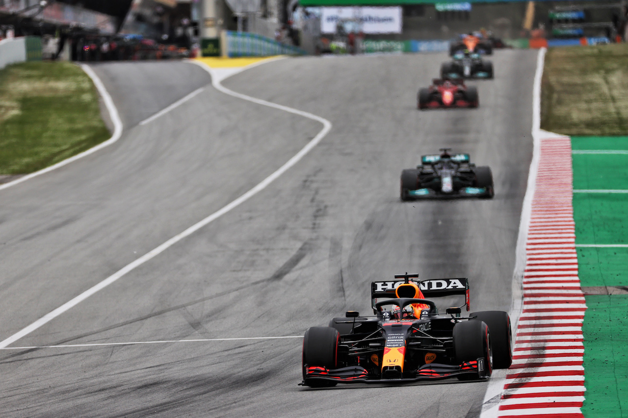 GP SPAGNA, Max Verstappen (NLD) Red Bull Racing RB16B.
09.05.2021. Formula 1 World Championship, Rd 4, Spanish Grand Prix, Barcelona, Spain, Gara Day.
- www.xpbimages.com, EMail: requests@xpbimages.com © Copyright: Batchelor / XPB Images