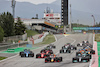 GP SPAGNA, (L to R): Max Verstappen (NLD) Red Bull Racing RB16B passes Lewis Hamilton (GBR) Mercedes AMG F1 W12 at the partenza of the race.
09.05.2021. Formula 1 World Championship, Rd 4, Spanish Grand Prix, Barcelona, Spain, Gara Day.
- www.xpbimages.com, EMail: requests@xpbimages.com © Copyright: Batchelor / XPB Images