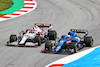 GP SPAGNA, Antonio Giovinazzi (ITA) Alfa Romeo Racing C41 e Esteban Ocon (FRA) Alpine F1 Team A521 battle for position.
09.05.2021. Formula 1 World Championship, Rd 4, Spanish Grand Prix, Barcelona, Spain, Gara Day.
- www.xpbimages.com, EMail: requests@xpbimages.com © Copyright: Moy / XPB Images