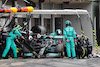 GP SPAGNA, Lewis Hamilton (GBR) Mercedes AMG F1 W12 makes a pit stop.
09.05.2021. Formula 1 World Championship, Rd 4, Spanish Grand Prix, Barcelona, Spain, Gara Day.
- www.xpbimages.com, EMail: requests@xpbimages.com © Copyright: Charniaux / XPB Images
