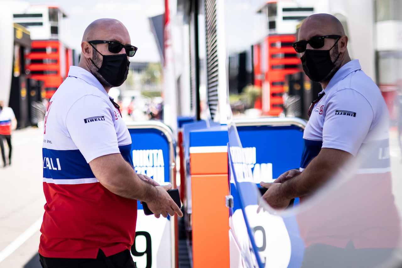 GP SPAGNA, Stuart Morrison (GBR) Haas F1 Team Head of Communications.
06.05.2021. Formula 1 World Championship, Rd 4, Spanish Grand Prix, Barcelona, Spain, Preparation Day.
- www.xpbimages.com, EMail: requests@xpbimages.com © Copyright: Bearne / XPB Images