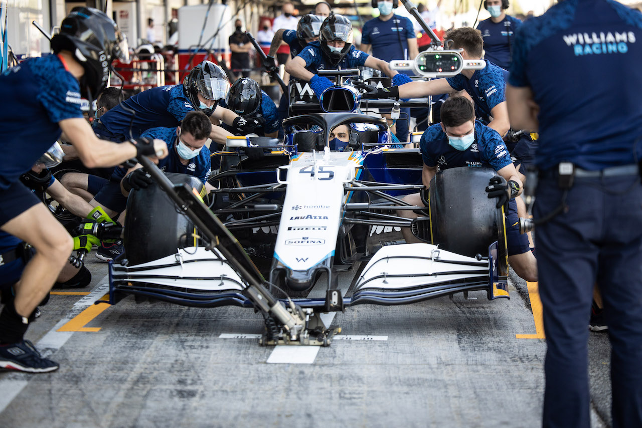 GP SPAGNA, Roy Nissany (ISR) Williams Racing FW43B Development Driver practices pit stops with the team.
06.05.2021. Formula 1 World Championship, Rd 4, Spanish Grand Prix, Barcelona, Spain, Preparation Day.
- www.xpbimages.com, EMail: requests@xpbimages.com © Copyright: Bearne / XPB Images