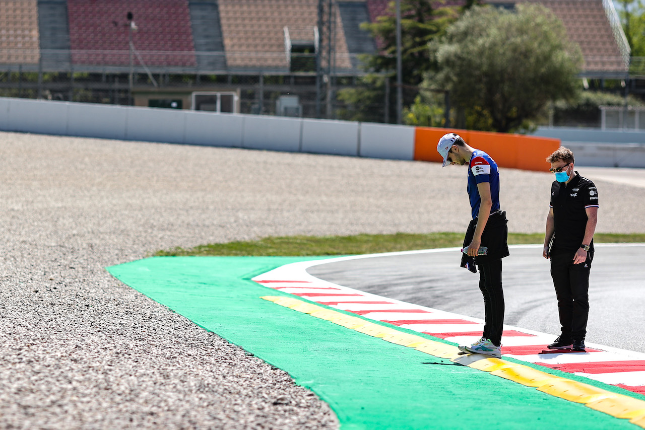 GP SPAGNA, Esteban Ocon (FRA) Alpine F1 Team walks the circuit.
06.05.2021. Formula 1 World Championship, Rd 4, Spanish Grand Prix, Barcelona, Spain, Preparation Day.
- www.xpbimages.com, EMail: requests@xpbimages.com © Copyright: Charniaux / XPB Images