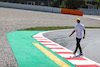 GP SPAGNA, Daniel Ricciardo (AUS) McLaren walks the circuit.
06.05.2021. Formula 1 World Championship, Rd 4, Spanish Grand Prix, Barcelona, Spain, Preparation Day.
- www.xpbimages.com, EMail: requests@xpbimages.com © Copyright: Charniaux / XPB Images