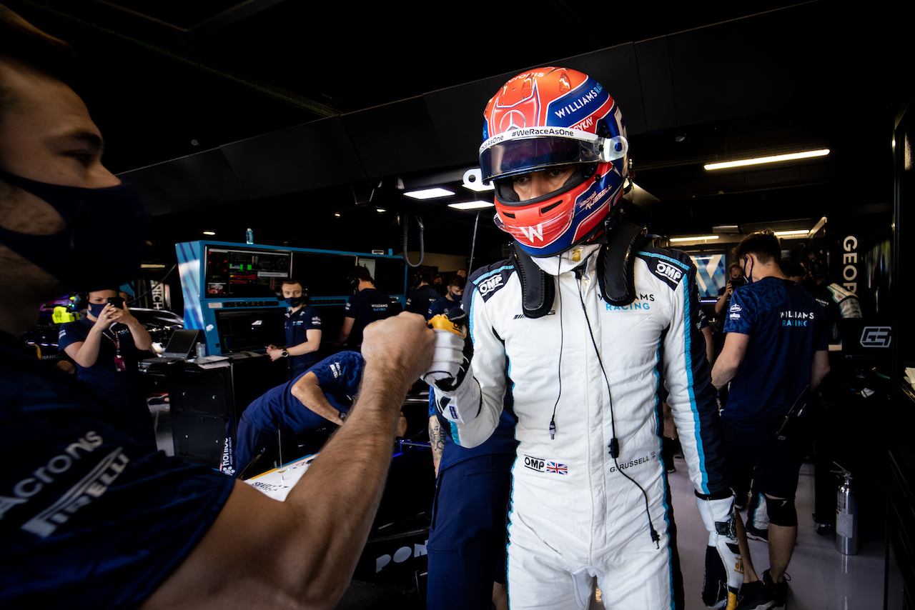 GP SPAGNA, George Russell (GBR) Williams Racing FW43B celebrates with the team during qualifying.
08.05.2021. Formula 1 World Championship, Rd 4, Spanish Grand Prix, Barcelona, Spain, Qualifiche Day.
- www.xpbimages.com, EMail: requests@xpbimages.com © Copyright: Bearne / XPB Images