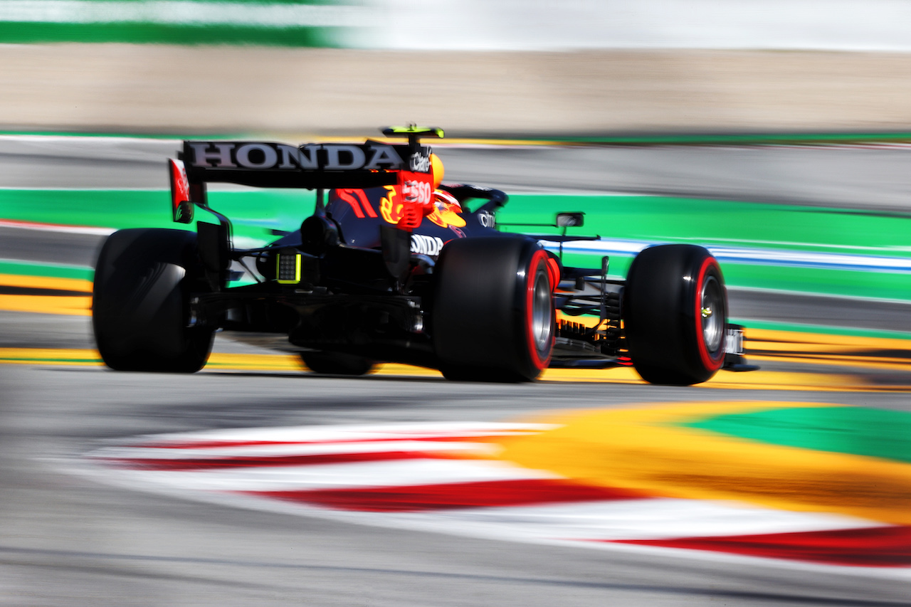 GP SPAGNA, Sergio Perez (MEX) Red Bull Racing RB16B.
08.05.2021. Formula 1 World Championship, Rd 4, Spanish Grand Prix, Barcelona, Spain, Qualifiche Day.
- www.xpbimages.com, EMail: requests@xpbimages.com © Copyright: Moy / XPB Images