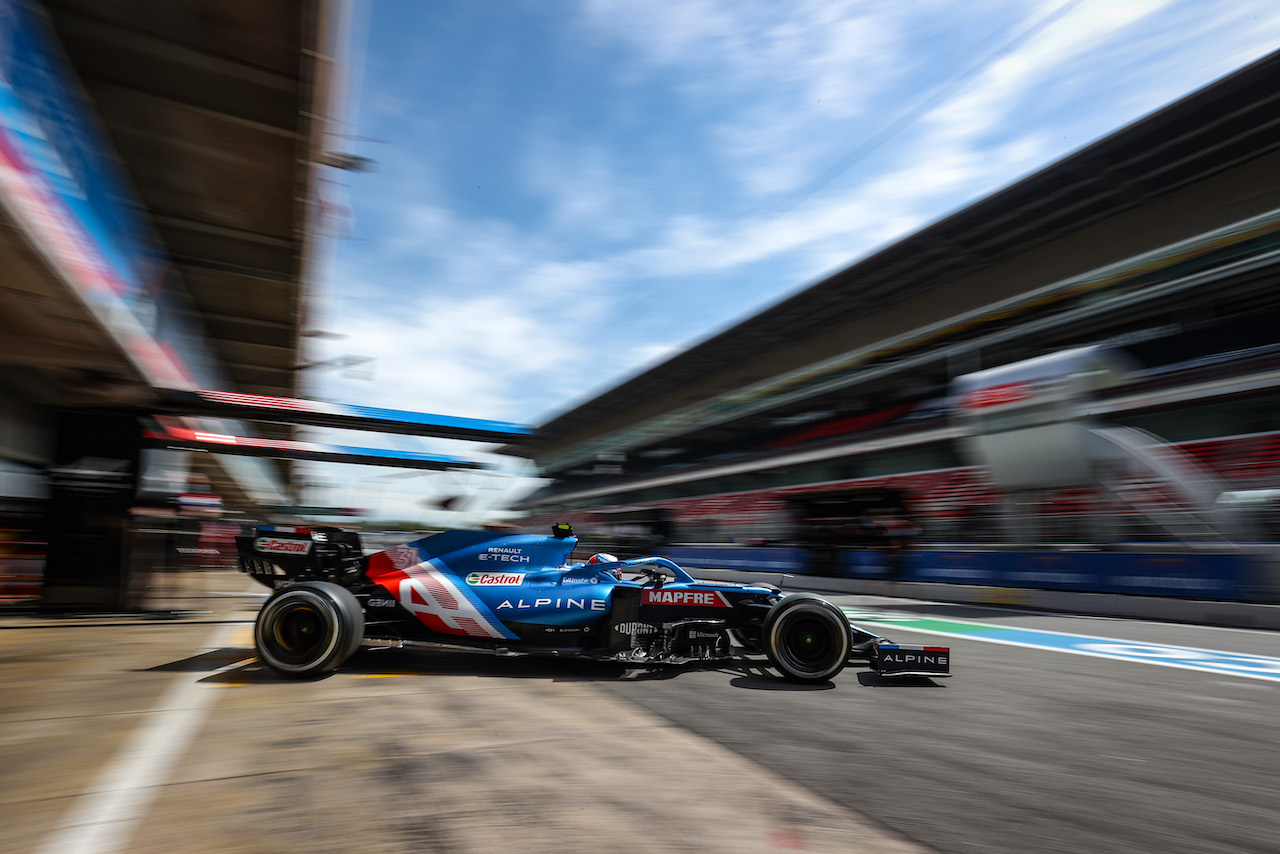GP SPAGNA, Esteban Ocon (FRA) Alpine F1 Team A521 leaves the pits.
07.05.2021 Formula 1 World Championship, Rd 4, Spanish Grand Prix, Barcelona, Spain, Practice Day.
- www.xpbimages.com, EMail: requests@xpbimages.com © Copyright: Charniaux / XPB Images